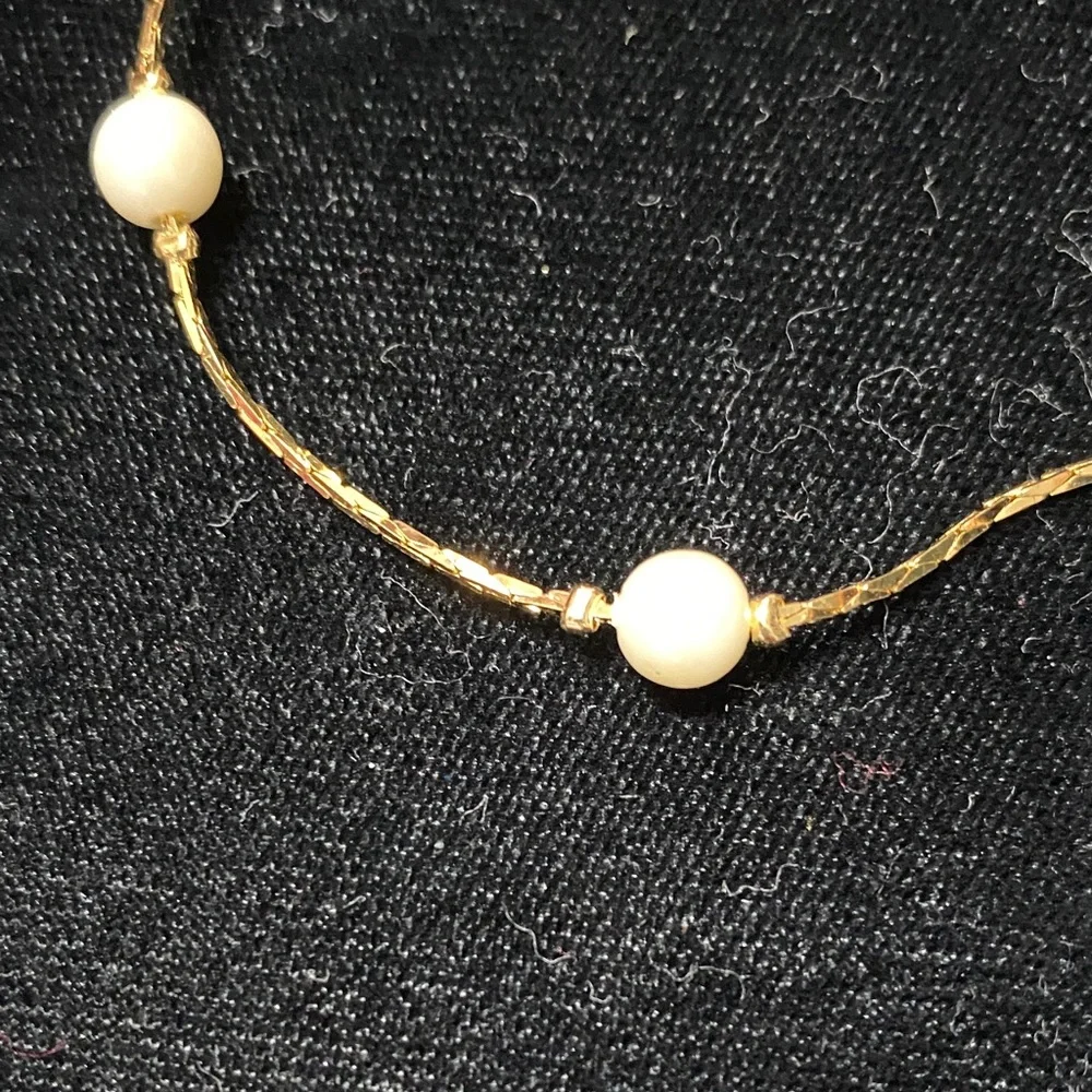 Vintage 7” Gold and Cream pearl Bracelet